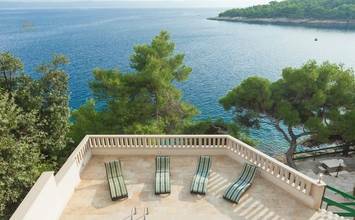 Thumbnail von Mediterrane villa direct aan zee