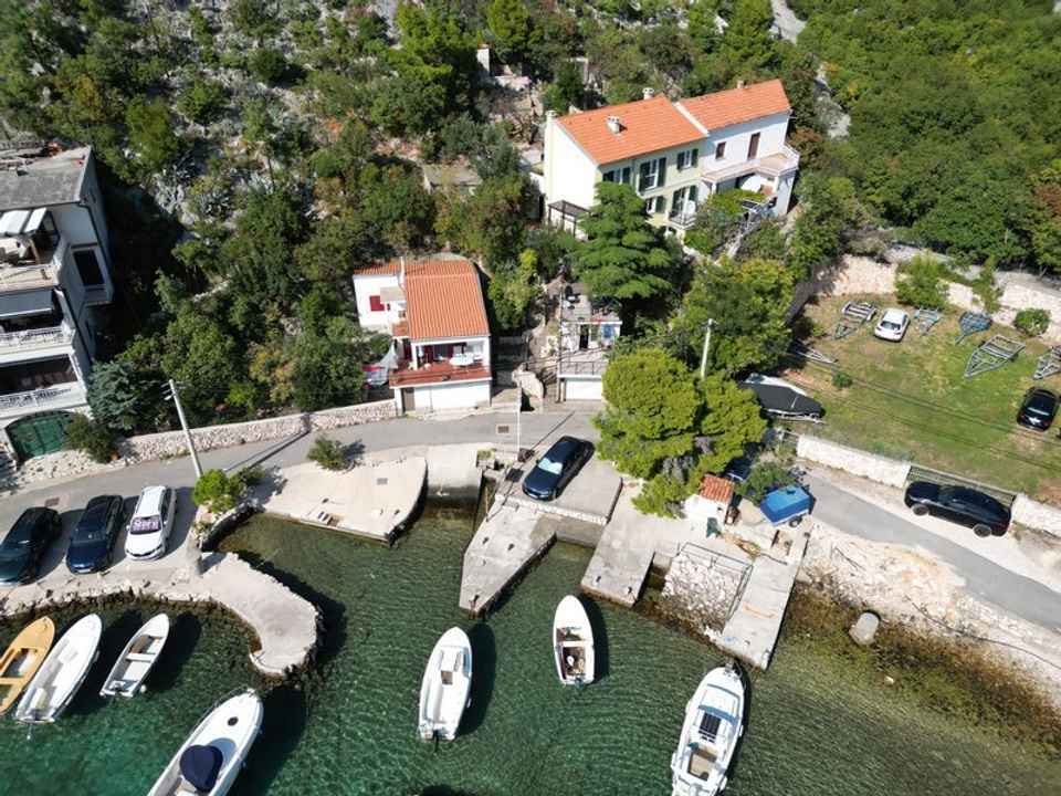 Doppelhaushälfte direkt am Meeresufer, Region Senj