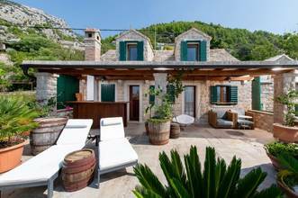 Thumbnail von Mediterranes Steinhaus mit Panorama-Meerblick