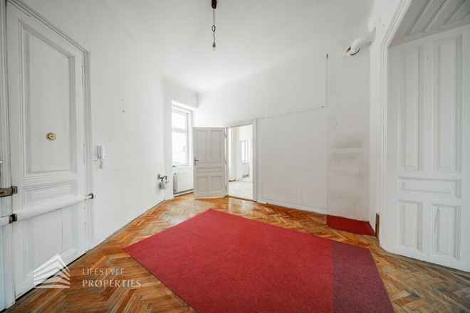 Schöne 4-Zimmer Wohnung mit Balkon, Nähe Westbahnhof