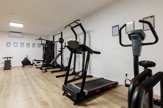 Thumbnail von Moderne Luxusvilla mit Pool und Meerblick