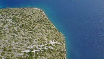 Landwirtschaftliches Grundstück mit Entwicklungsmöglichkeiten inkl. kleiner Insel