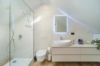 Thumbnail von Moderne Villa mit Infinity-Pool und Panorama-Meerblick