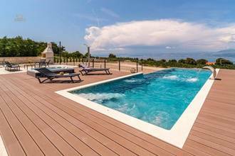 Thumbnail von Moderne Villa mit Infinity-Pool und Panorama-Meerblick