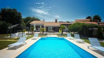 Thumbnail von Haus in sehr gefragter Lage in der 1. Reihe zum Meer