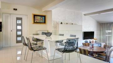 Thumbnail von Haus in sehr gefragter Lage in der 1. Reihe zum Meer