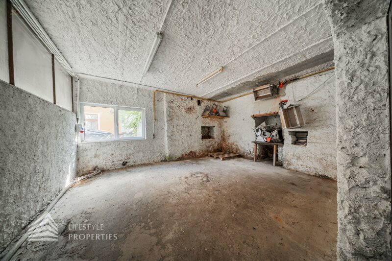 Thumbnail von Attraktives Gewerbejuwel: Lagerhalle + Büroflächen mit Photovoltaik direkt am Bahnhof