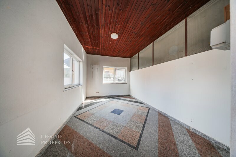 Thumbnail von Attraktives Gewerbejuwel: Lagerhalle + Büroflächen mit Photovoltaik direkt am Bahnhof