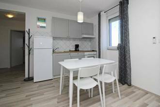 Thumbnail von Haus mit vier Apartments direkt am Meer