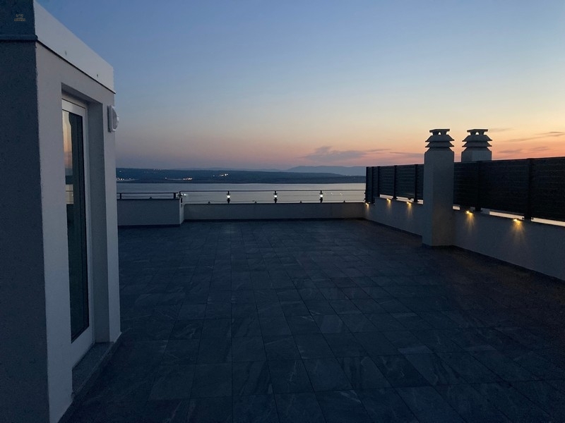Thumbnail von Modernes Penthouse mit Panorama-Meerblick