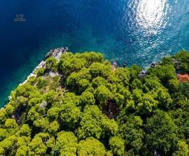 Thumbnail von Mediterrane Villa in außergewöhnlicher Lage direkt am Wasser - zur Renovierung