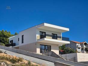 Thumbnail von Neubau-Villa mit Swimmingpool und Panorama-Meerblick