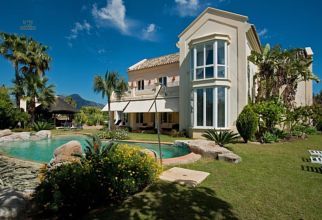 Thumbnail von Luxus-Villa in Monte Halcones R2524430