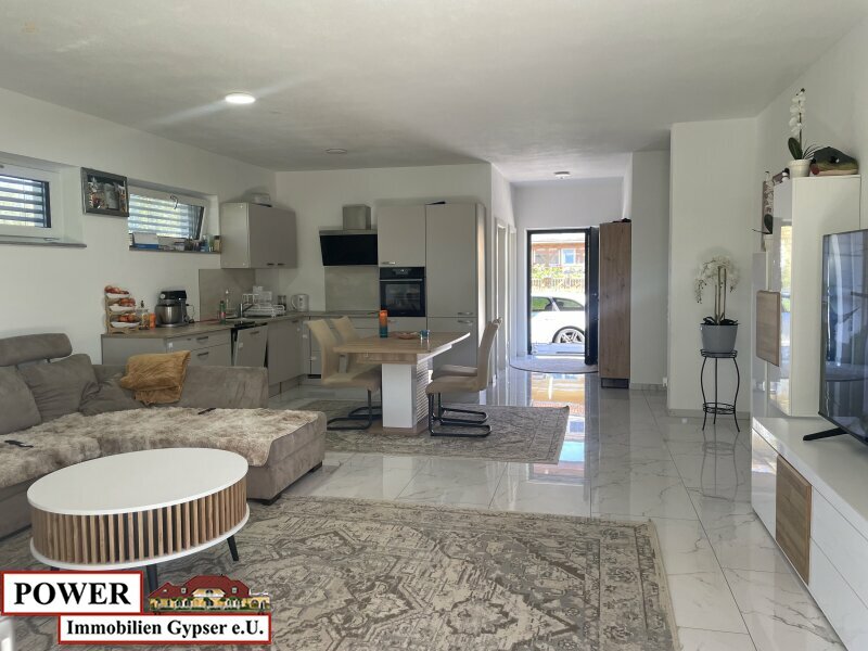 Thumbnail von Neuwertiger Bungalow in unschlagbarer Lage, zentral, umgeben von Grünland in Bachnähe!