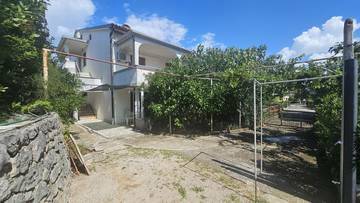 Thumbnail von Doppelhaushälfte mit drei Apartments