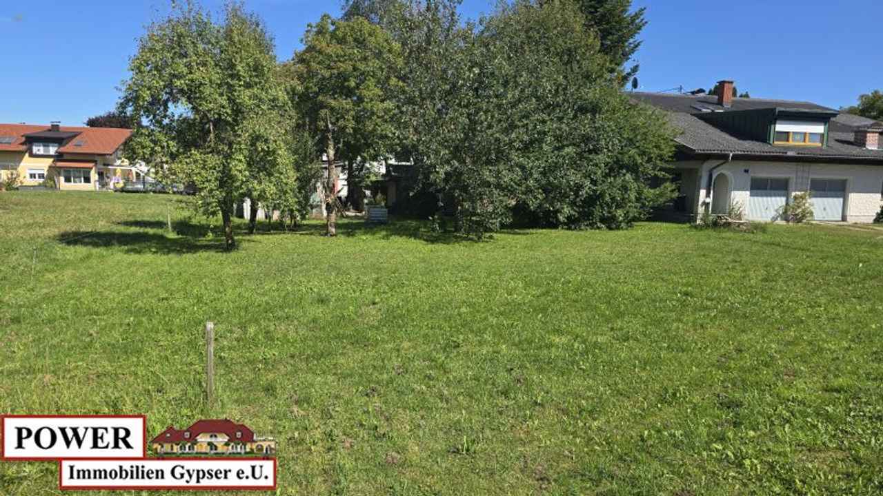 Attraktives Baugrundstück für Ihr Eigenheim oder als Geldparkplatz !