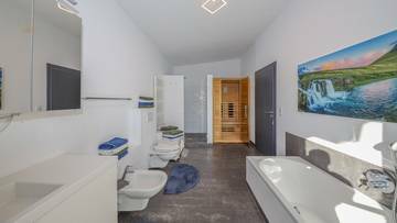 Thumbnail von Exklusive Haushälfte mit Bergblick in sonniger Ruhelage