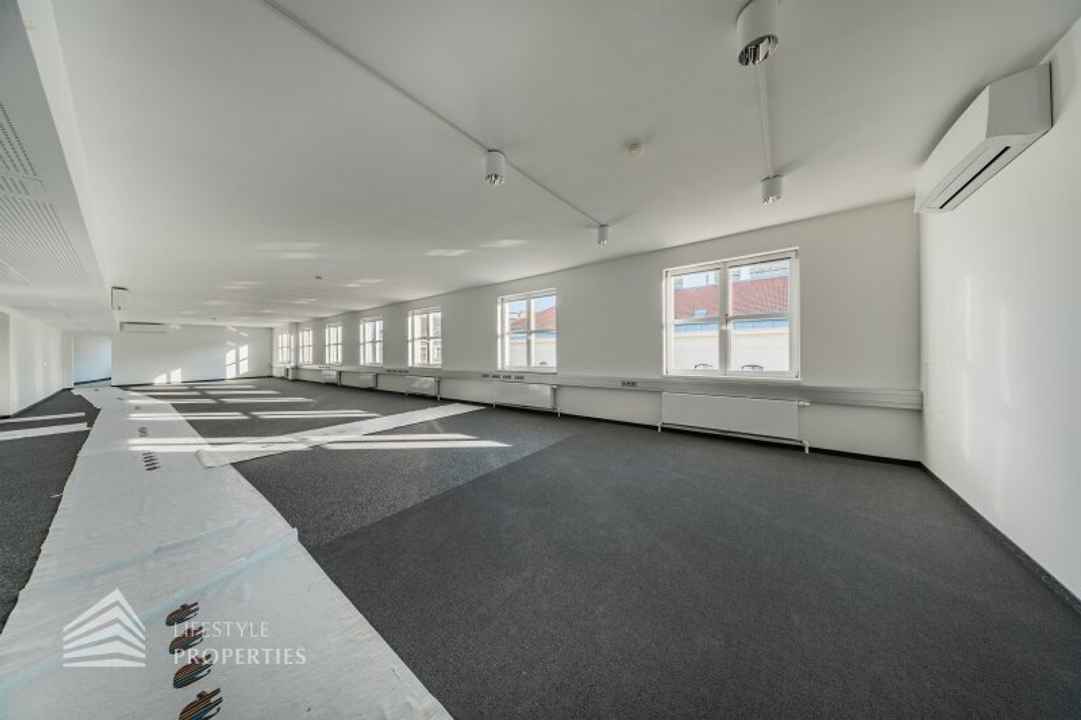 Erstbezug! Geräumiges 5-Zimmer Büro in Toplage