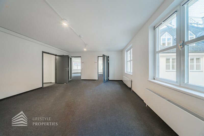 Erstbezug! Geräumiges 4-Zimmer Büro in Toplage