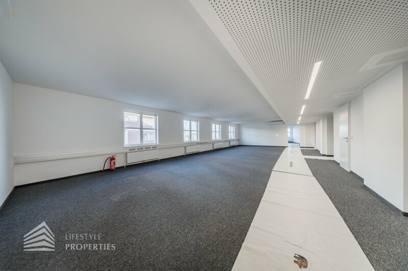Erstbezug! Elegantes 5-Zimmer Büro in Toplage