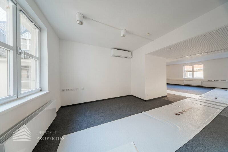 Erstbezug! Elegantes 4-Zimmer Büro in Toplage