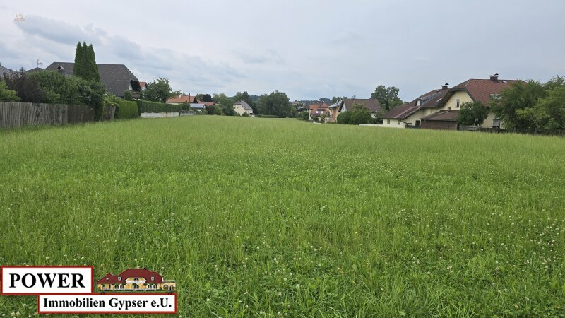 Thumbnail von Großflächiges Baugrundstück für Wohnbau unweit von Salzburg !!!
