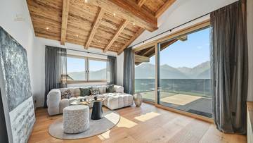 Thumbnail von Королевская резиденция в Кицбюльских Альпах © с местом для отдыха