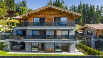 Thumbnail von Королевская резиденция в Кицбюльских Альпах © с местом для отдыха