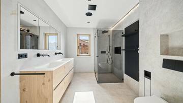 Thumbnail von Королевская резиденция в Кицбюльских Альпах © с местом для отдыха