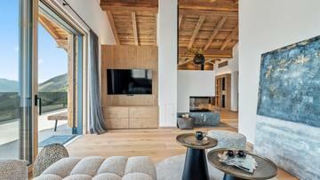 Thumbnail von Королевская резиденция в Кицбюльских Альпах © с местом для отдыха