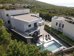 Thumbnail von Moderne Villa mit Swimmingpool (2 Wohneinheiten)