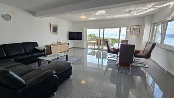 Thumbnail von Moderne Villa mit Swimmingpool (2 Wohneinheiten)