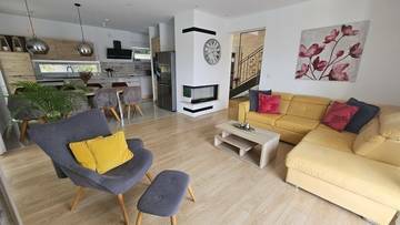 Thumbnail von Moderne Luxusvilla mit Pool und Meerblick