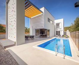 Thumbnail von Moderne Villa mit Pool und Boulderwand, Region Biograd na Moru
