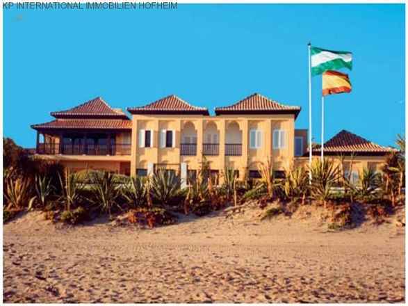 ***Fantastische Villa in Las Chapas in Marbella direkt am Strand***