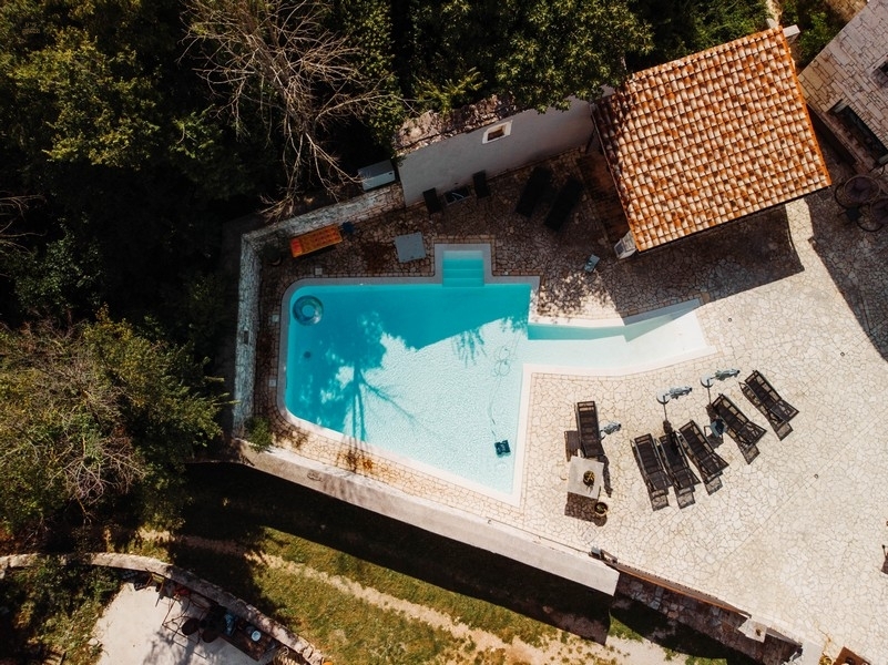 Thumbnail von Barrierefreies Anwesen mit zwei Steinhäusern und Swimmingpool