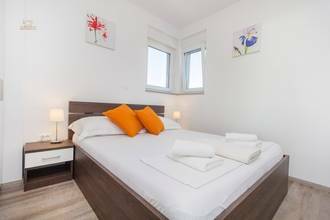 Thumbnail von Villa mit 5 Appartements in außergewöhnlicher Lage mit Blick auf die Kornaten