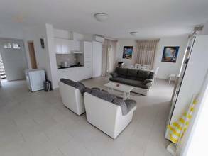 Thumbnail von Haus mit zwei Wohnungen und einem Studio