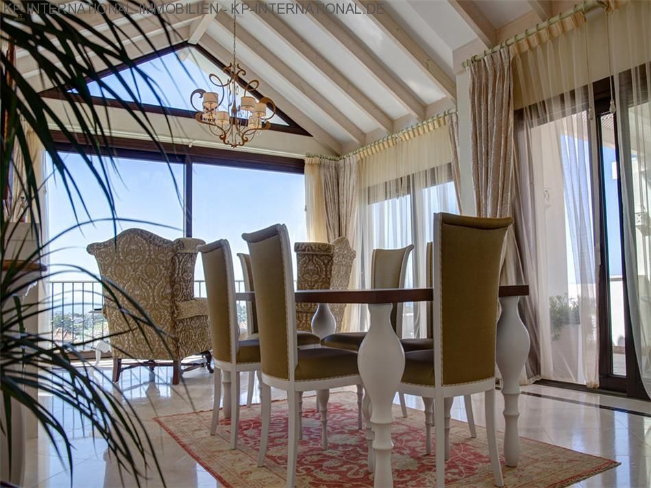 Thumbnail von ***Moderne Architektur mit Panoramablick auf das Meer und die Berge***