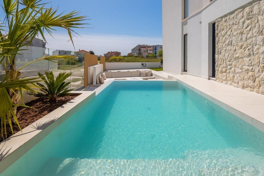 Thumbnail von Moderne Villa in der 1. Reihe zum Meer