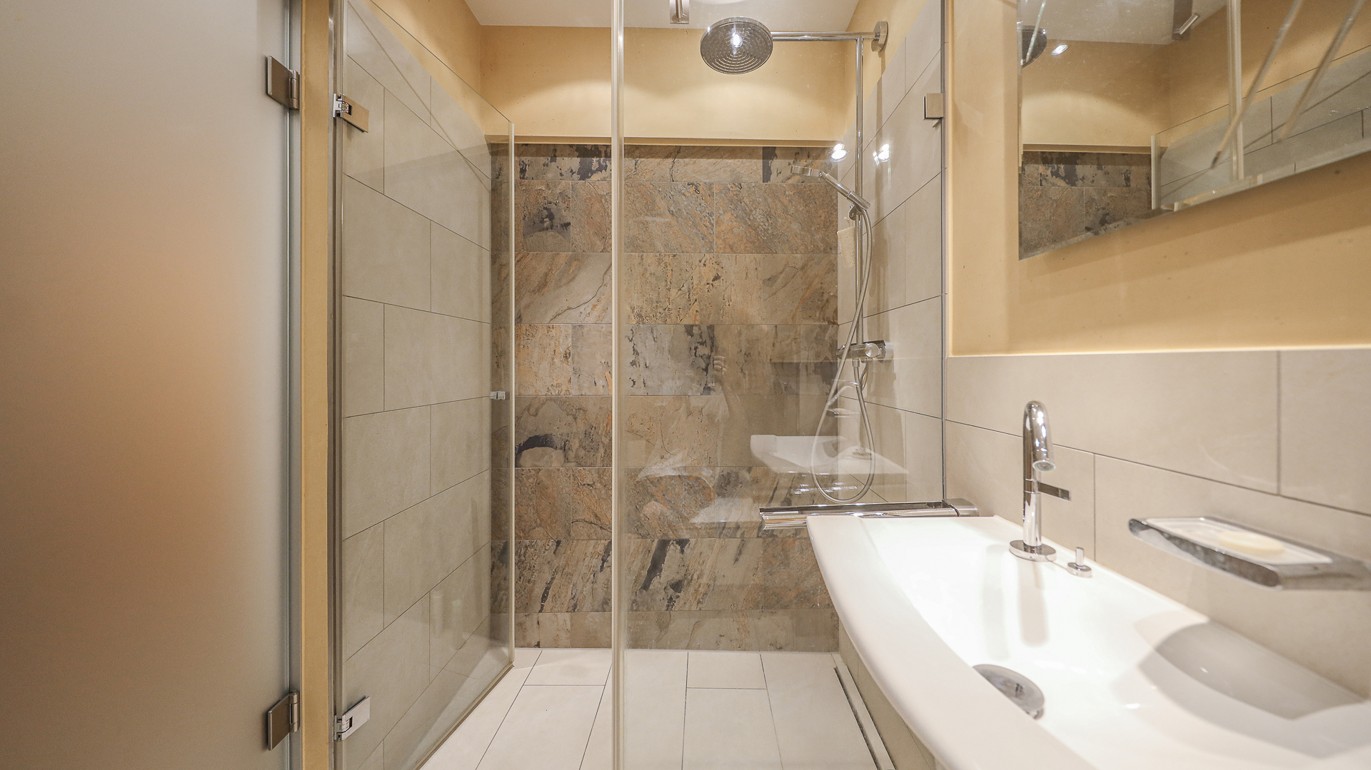 Thumbnail von Luxuriöses Anwesen mit Indoorpool in Toplage