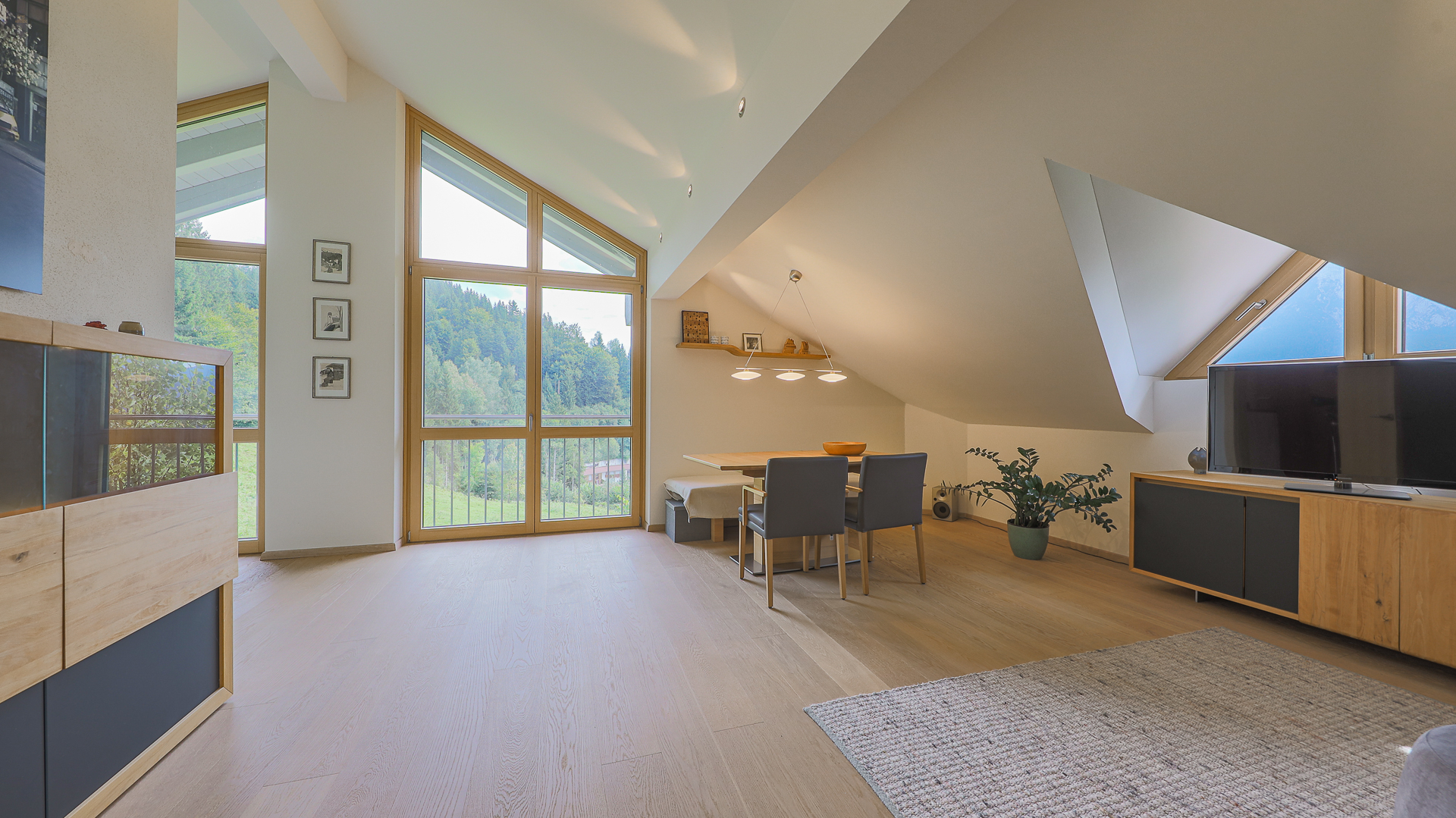 Thumbnail von Luxuriöses Anwesen mit Indoorpool in Toplage