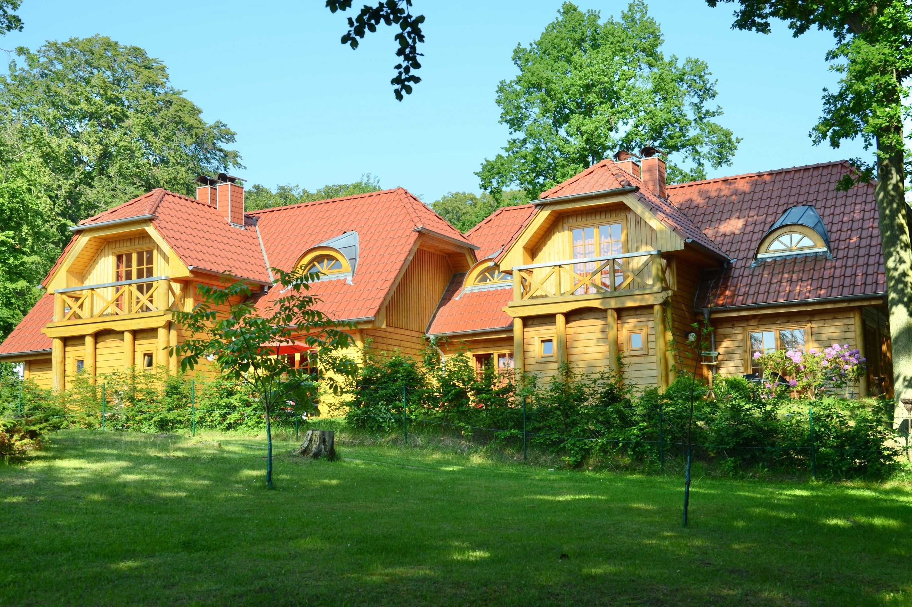 Thumbnail von Holz trifft Hochufer: 4 strandnahe Wohneinheiten - Meeresrauschen gratis!