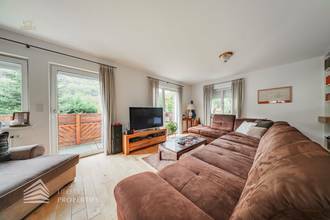 Thumbnail von Luxuriöse Villa im Wienerwald – Beheizter Salzwasserpool, Gartenparadies & Premium-Parkmöglichkeiten