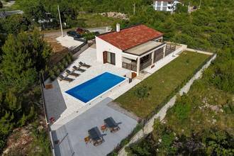 Thumbnail von Moderner Bungalow mit Pool und Meerblick