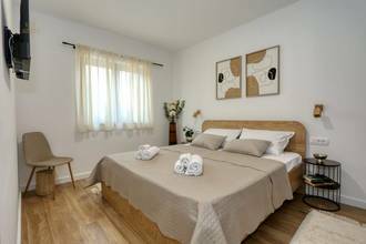 Thumbnail von Moderner Bungalow mit Pool und Meerblick