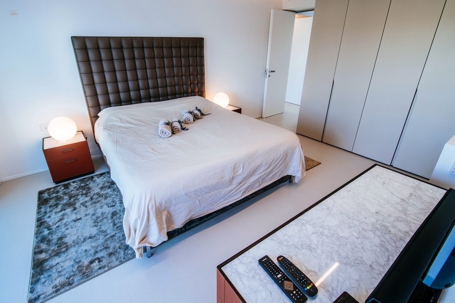 Thumbnail von Villa di lusso moderna direttamente sul mare