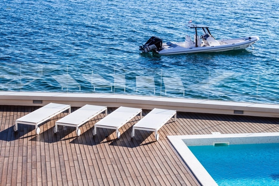 Modern luxury villa directly on the sea