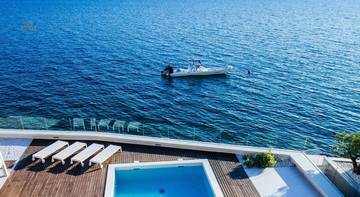 Thumbnail von Nowoczesna luksusowa willa bezpośrednio nad morzem