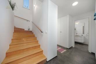 Thumbnail von Modernes Familienhaus mit wunderschönem Blick auf das Meer, Region Karlobag